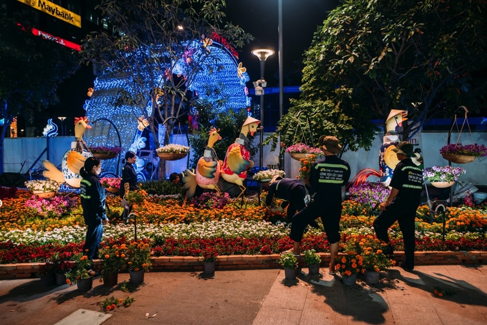 Đường hoa Nguyễn Huệ kéo dài thêm ngày hội - 3 Đường hoa Nguyễn Huệ kéo dài thêm ngày hội - 3