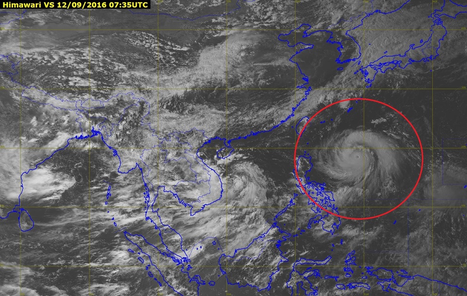 Tối nay áp thấp nhiệt đới mạnh lên thành bão, Đà Nẵng họp khẩn - 2 Vị trí bão Meranti đang hoạt động ở phía Đông Philippines (Ảnh: NCHMF).