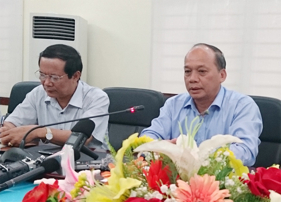 Bộ Nông nghiệp: Không có hải sản "vùng cấm" bị bán ra thị trường - 2 Thứ trưởng Bộ NN&PTNT Vũ Văn Tám (bìa phải).