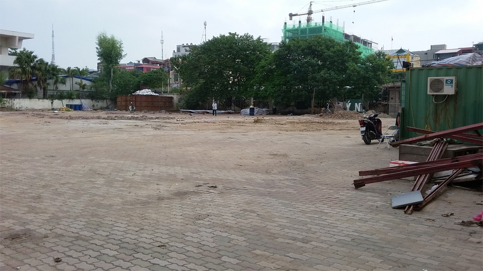 Bệnh viện lớn nhất miền Bắc lùi thời gian ngừng trông xe cho bệnh nhân - 3 Một trong 2 bãi xe của Bệnh viện Bạch Mai đã ngừng hoạt động.