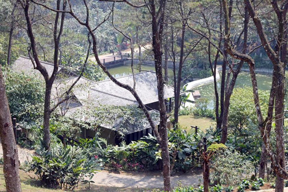 Vì sao chưa công bố kết luận vụ resort không phép ở VQG Ba Vì? - 1 Cụm công trình không phép tại Vườn Quốc gia Ba Vì (Ảnh: Quang Phong).