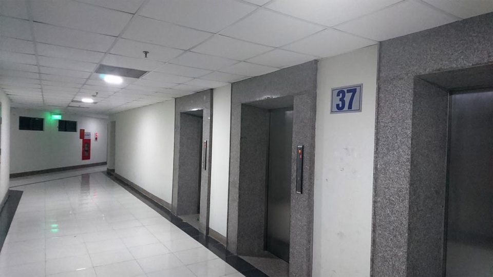 Xâm nhập tòa chung cư cao 37 tầng xây vượt phép của "đại gia điếu cày" - 5
Tòa nhà VP6 đã được xây dựng cao đến tầng 37 trong khi theo quy hoạch là 25 tầng + 2 tầng kỹ thuật.