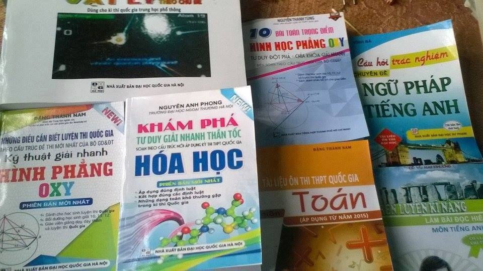Mỏi mắt “săn” tài liệu luyện thi THPT Quốc gia - 2 Một số tài liệu được chia sẻ trên trang Facebook trường THPT Trần Hưng Đạo Đắk Mil