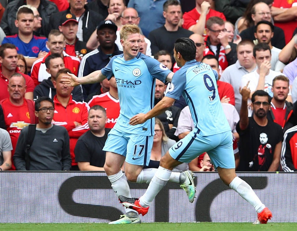 MU không có đại diện ở đội hình tiêu biểu vòng 4 Premier League - 2 De Bruyne liên tục khiến hàng thủ MU bối rối