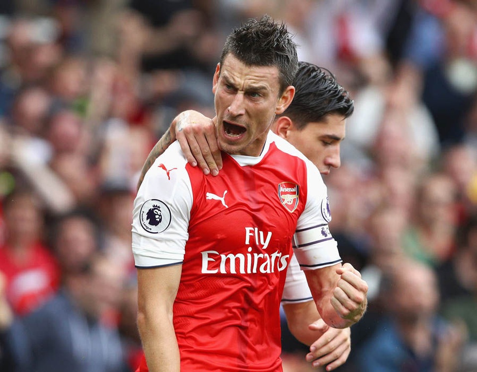 MU không có đại diện ở đội hình tiêu biểu vòng 4 Premier League - 1 Koscielny tiếp thêm tinh thần cho Arsenal để hoàn tất cú lội ngược dòng trước Southampton