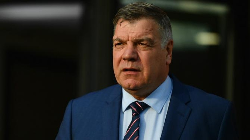 Dính phốt lớn, HLV Sam Allardyce bị sa thải ở đội tuyển Anh - 1 HLV Sam Allardyce chính thức bị sa thải