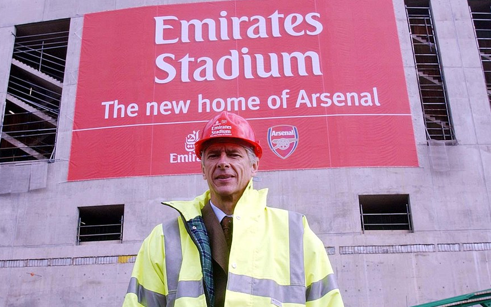 HLV Wenger thị sát sân Emirates