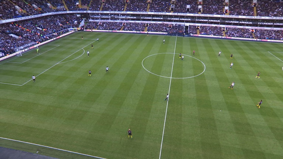 Thành trì Pep Guardiola sụp đổ: Điều không thể khác! - 2 Lối chơi áp sát của Tottenham khiến Man City không thể triển khai bóng