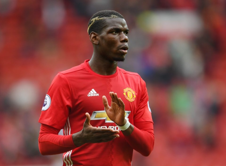 Tiền vệ người Pháp cập bến MU với mức phí kỷ lục (89 triệu bảng) nhưng những đóng góp của anh cho CLB chưa thực sự đúng với kỳ vọng. Kể từ đầu mùa, Paul Pogba mới ghi 1 bàn thắng cho Quỷ đỏ.