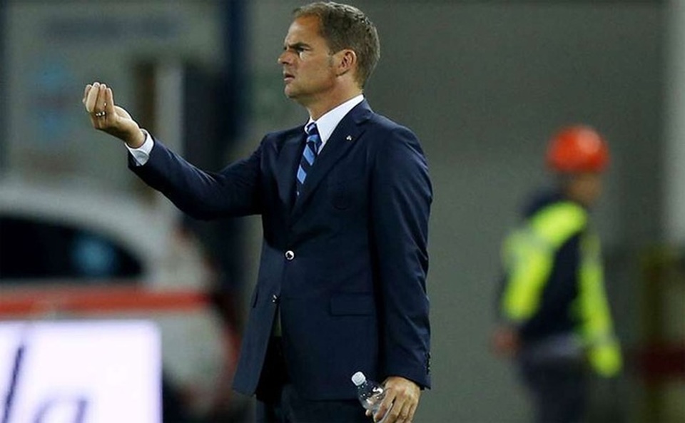 Sở hữu trong tay đội hình gồm nhiều ngôi sao đắt giá nhưng HLV Frank de Boer lại không thể biến Inter trở thành “cỗ máy chiến thắng”. Hiện tại, Inter chỉ đứng thứ 9 ở Serie A và họ cũng thua cả 2 trận ở vòng bảng Europa League.