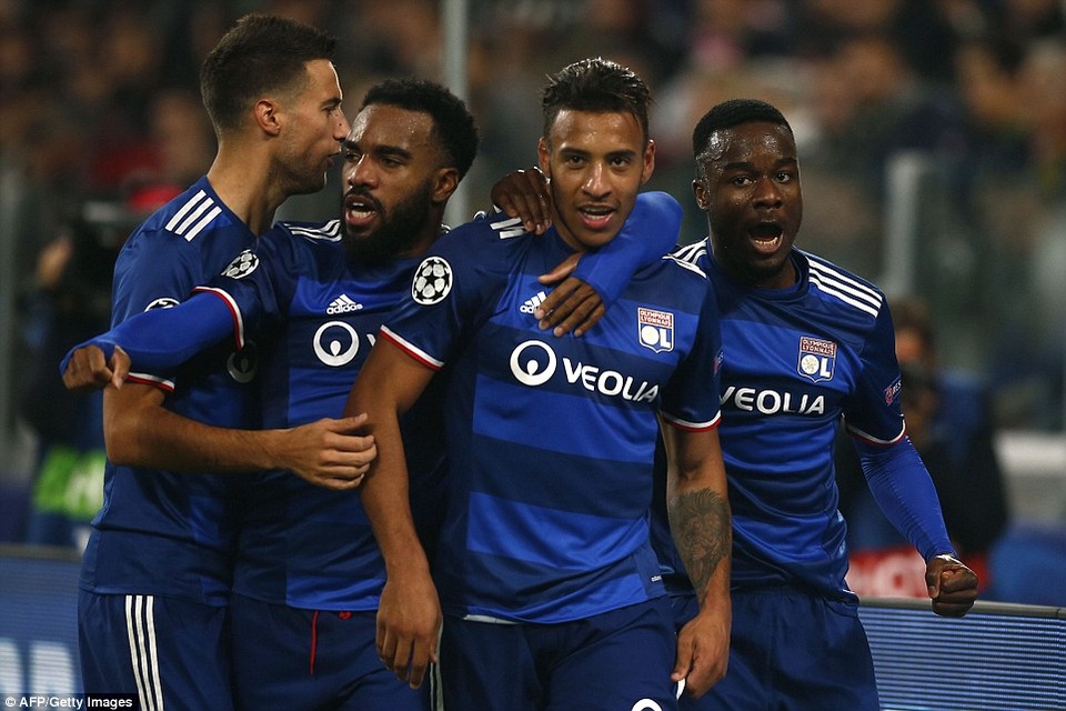 Juventus 1-1 Lyon: "Bà đầm già" chưa thể đi tiếp - 2 Tuy nhiên, Lyon đã gỡ hòa ở phút 85, khiến Juventus chưa thể giành vé đi tiếp