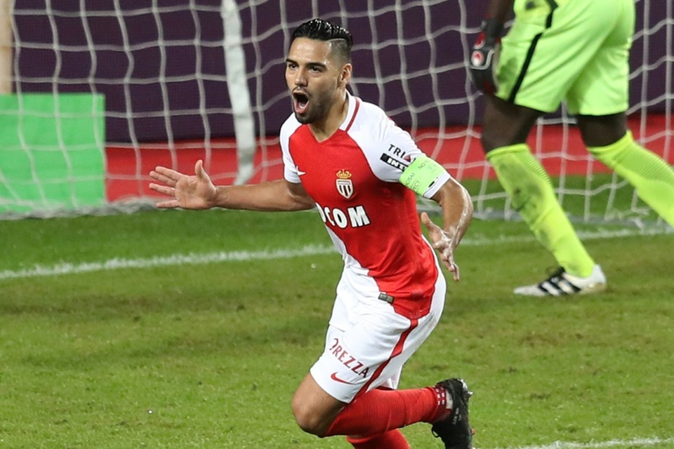 Falcao rực sáng, Monaco đại thắng 6-0 - 1 Falcao rực sáng với cú đúp trong chiến thắng của Monaco