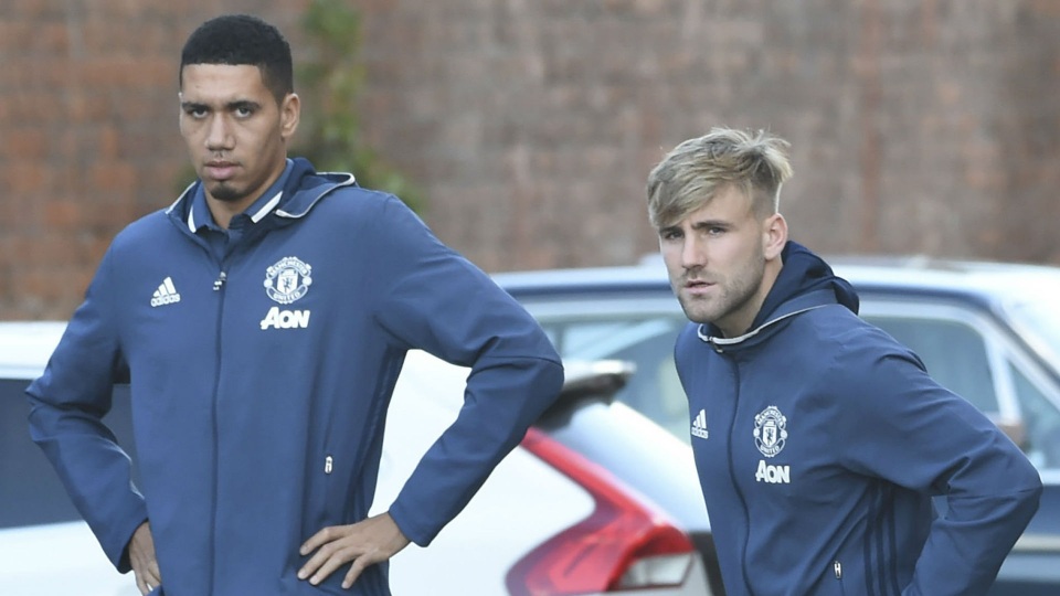 Smalling và Luke Shaw đối diện với tương lai u ám ở MU