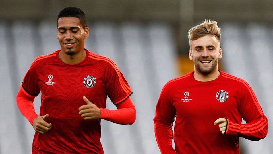 Luke Shaw và Smalling, hai nạn nhân mới nhất của Mourinho