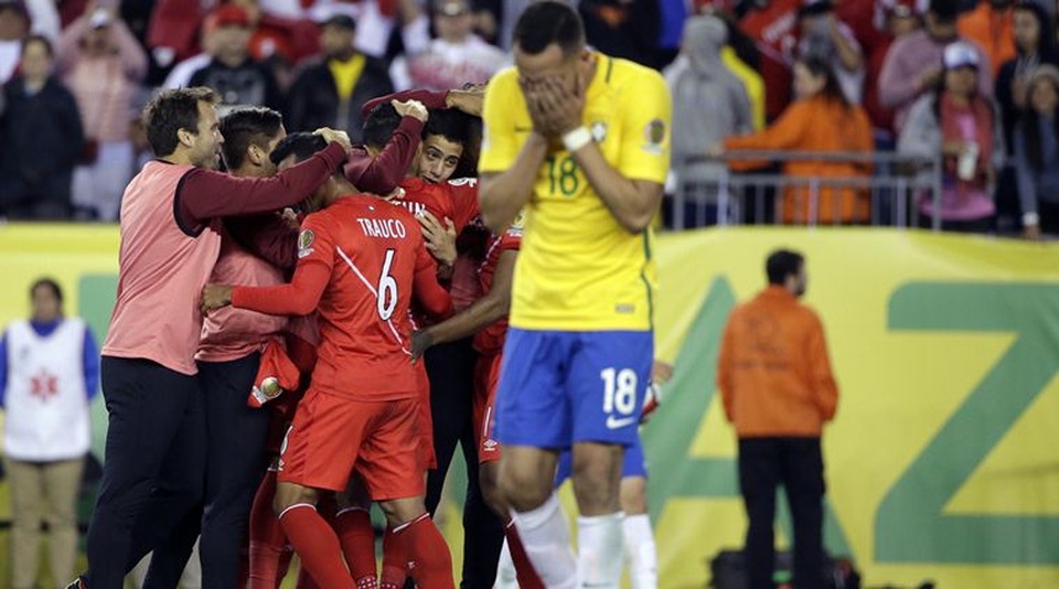 Brazil thất bại trước Peru ở Copa America 2016