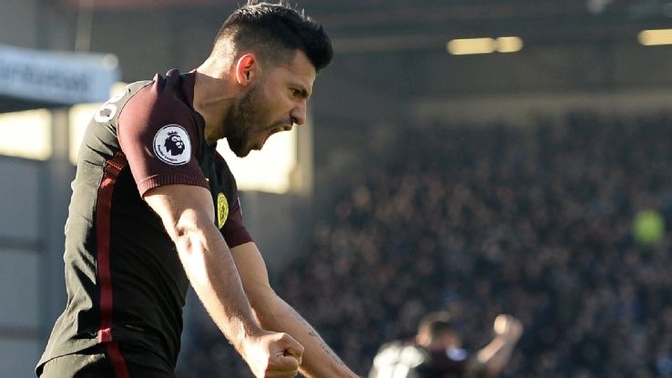 Đội hình tiêu biểu vòng 13 Premier League - 3 Aguero lập cú đúp giúp Man City thắng Burnley