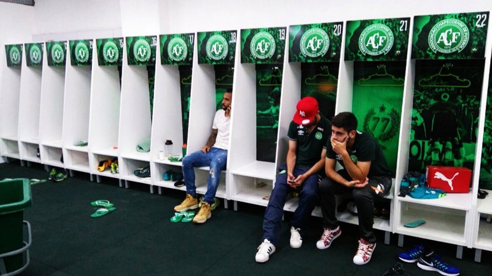 Xót lòng trước những giọt nước mắt của CĐV đội bóng xấu số Chapecoense - 4 Xót lòng trước những giọt nước mắt của CĐV đội bóng xấu số Chapecoense - 4