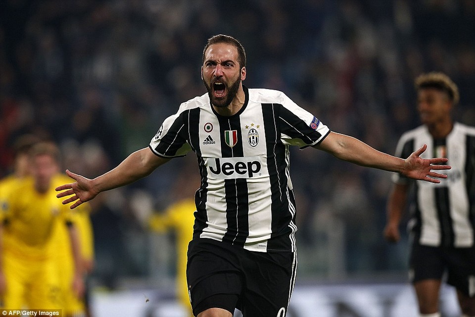 Higuain rực sáng, Juventus giành vị trí đầu bảng - 2 Higuian rực sáng giúp Juventus chiến thắng