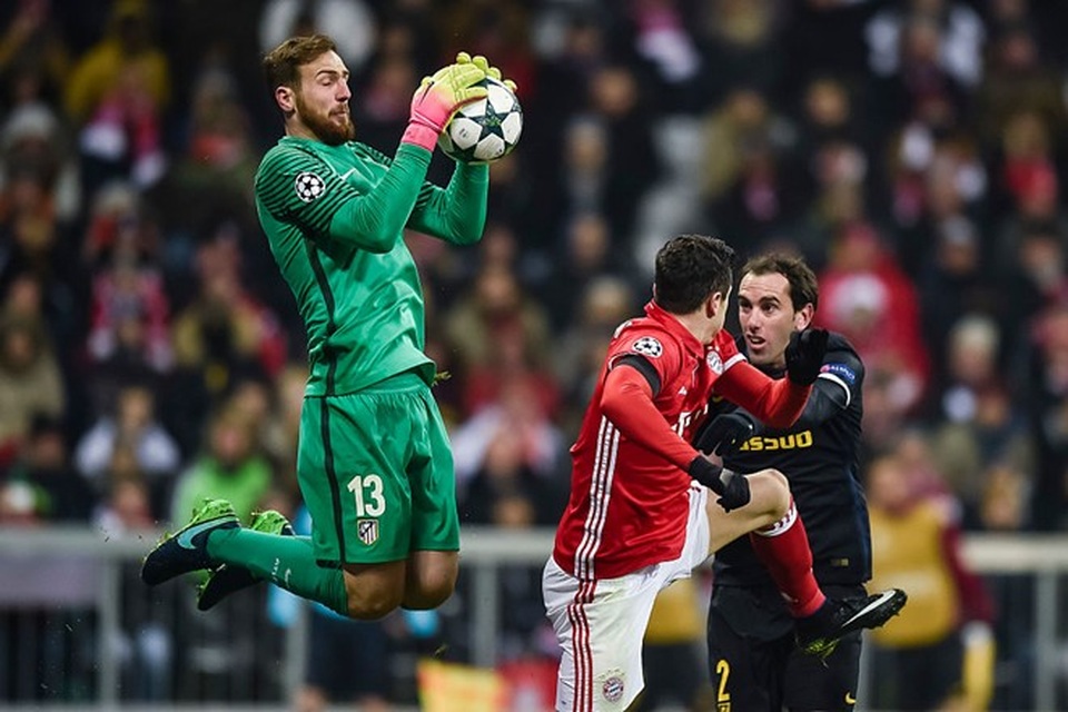 Jan Oblak chỉ lọt lưới 2 bàn ở vòng bảng