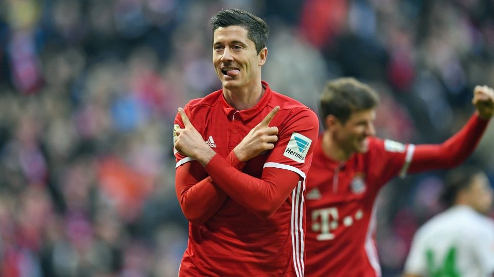 Lewandowski lập cú đúp trong chiến thắng 5-0 của Bayern Munich trước Wolfsburg