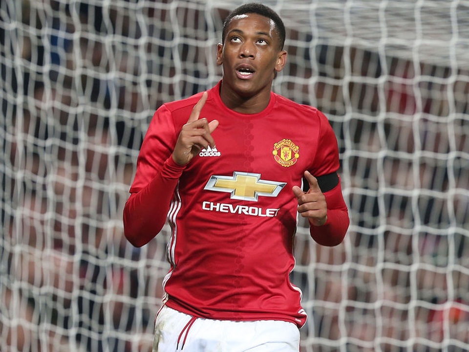 Martial cảm thấy khó chịu vì ngồi dự bị