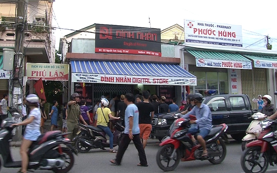 Sinh viên đột nhập tiệm máy tính lấy cắp nhiều laptop, ổ cứng - 1 Tiệm máy tính nơi Quân đột nhập vào đêm 1/9