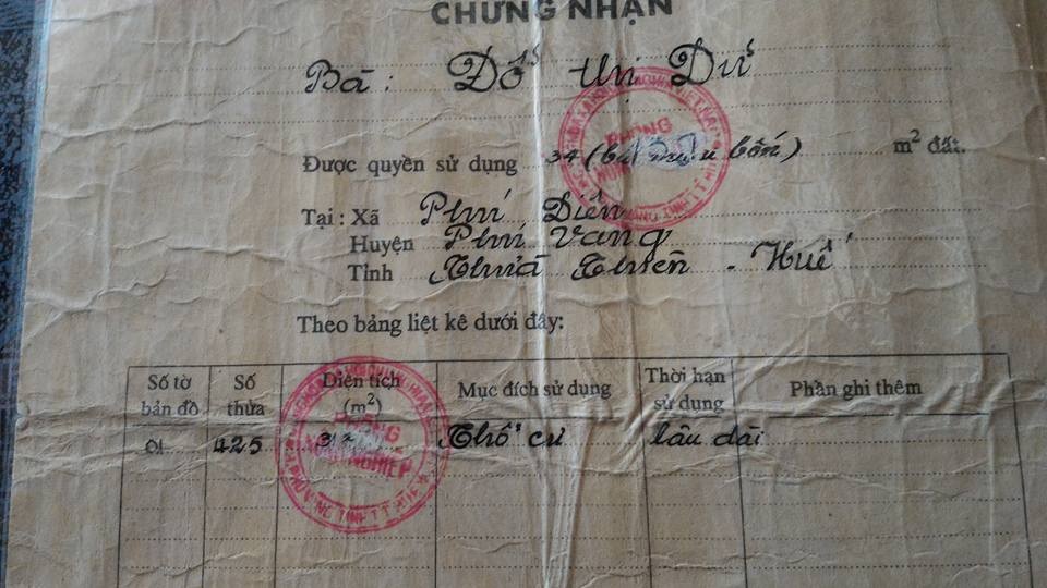 Hàng chục sổ đỏ bị điều chỉnh giảm diện tích đất bằng cách… tẩy xóa - 5 Các sổ đỏ này sẽ được huyện Phú Vang tiến hành cấp đổi mới lại cho bà con thời gian tới (ảnh: T.C)