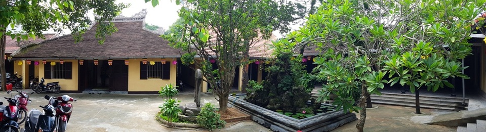 Kỳ 4: Ly kỳ câu chuyện đi tìm dấu tích Cung điện Đan Dương - 31 Toàn cảnh chùa Thuyền Lâm hiện tại ở số 150 đường Điện Biên Phủ. Nhà nghiên cứu Nguyễn Đắc Xuân đặt giả thiết chùa Thuyền Lâm hiện nay đã được dựng trên một khu đất đã từng vùi lấp một kiến trúc nào đó đã bị triệt phá