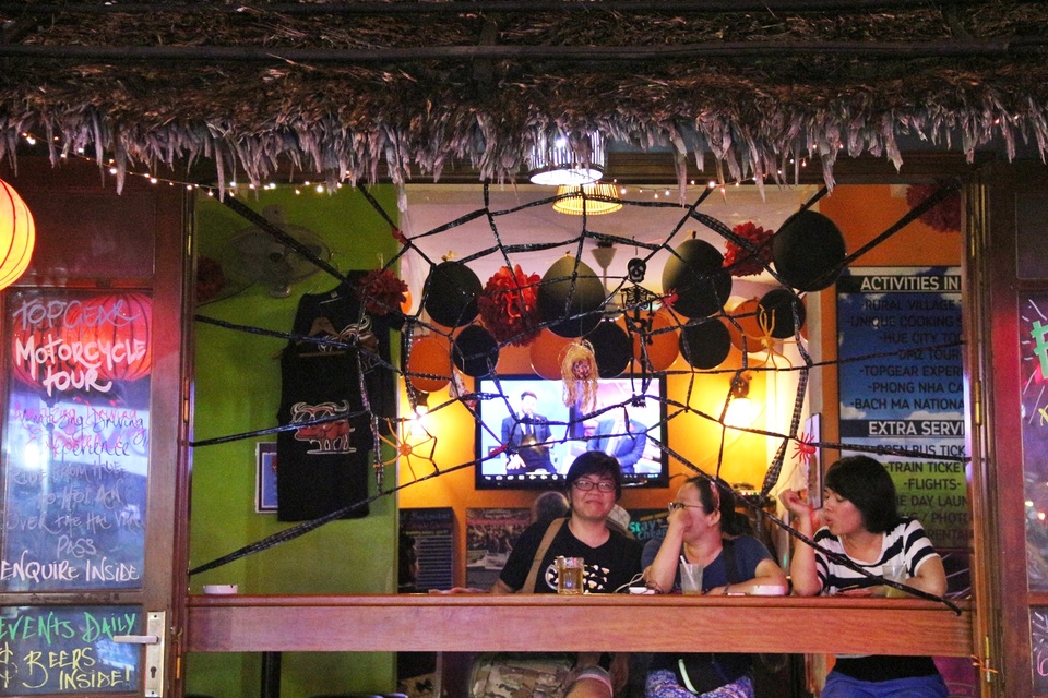 Huế: Phố Tây sôi động cùng lễ hội hóa trang Halloween - 5