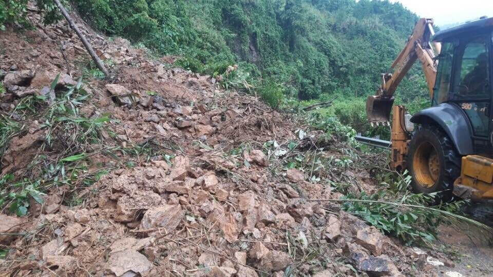 Xe đặc dụng tiến hành thông đường