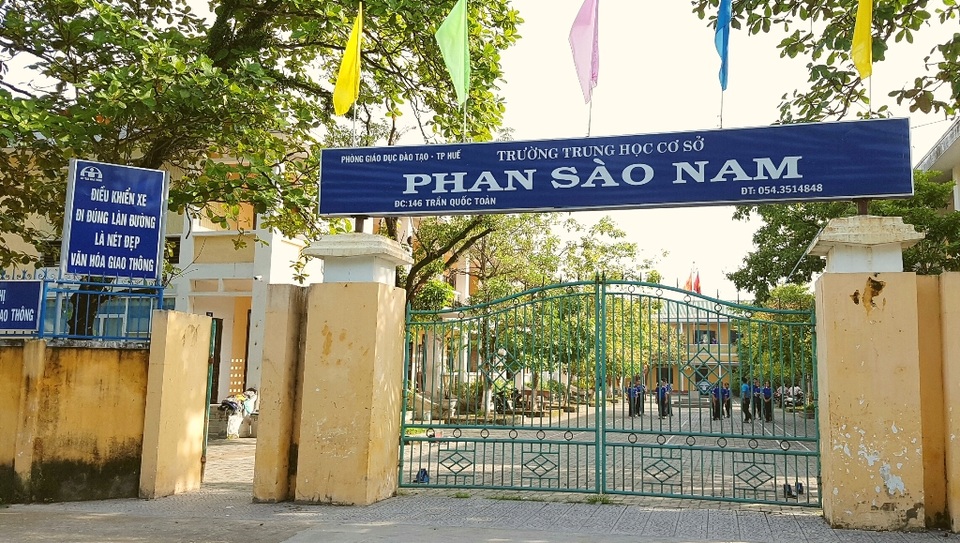 Kỷ luật nhân viên trường cấp 2 làm thất lạc 27 bằng tốt nghiệp - 1 Nhân viên làm thất lạc 27 tấm bằng tốt nghiệp THCS ở trường Phan Sào Nam bị kỷ luật khiển trách