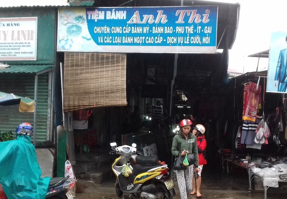 Vụ hơn 100 người nhập viện: Nhân bánh mỳ nhiễm khuẩn - 2 Tiệm bánh mỳ Anh Thi với nhiều mẫu nhân bánh mỳ nhiễm khuẩn là nguyên nhân làm người ăn bị ngộ độc