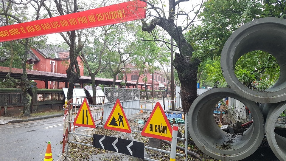 Vụ Chủ tịch TP "mong dân thông cảm": Chủ tịch tỉnh thúc tiến độ dự án - 3 Ống nước và công trình đang dang dở ở đường Phan Bội Châu