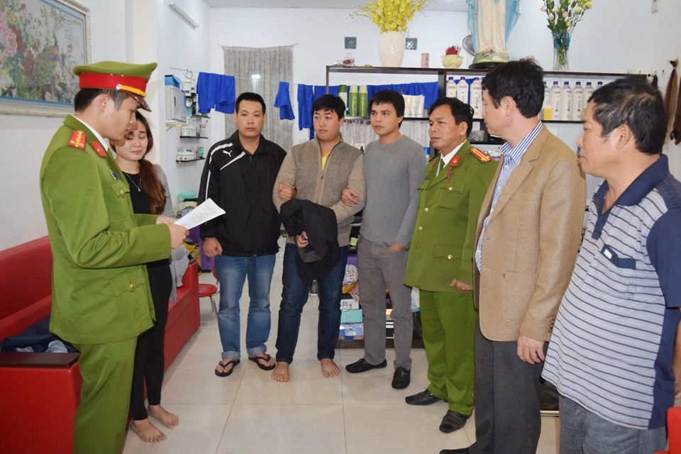 
Lực lượng công an bắt nghi phạm Nguyễn Hoàng Tâm tại Đà Nẵng sau 12 ngày gian khổ truy tìm
