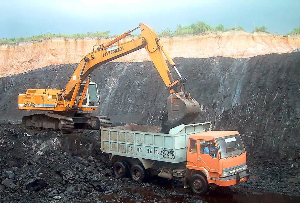 Kiến nghị truy suất nguồn gốc khoáng sản để chống khai thác trái phép - 1 Phòng Thương mại và Công nghiệp Việt Nam kiến nghị cần truy suất nguồn gốc khoáng sản để chống khai thác trái phép, để quản lý tốt hơn hoạt động khai thác tài nguyên thiên nhiên.