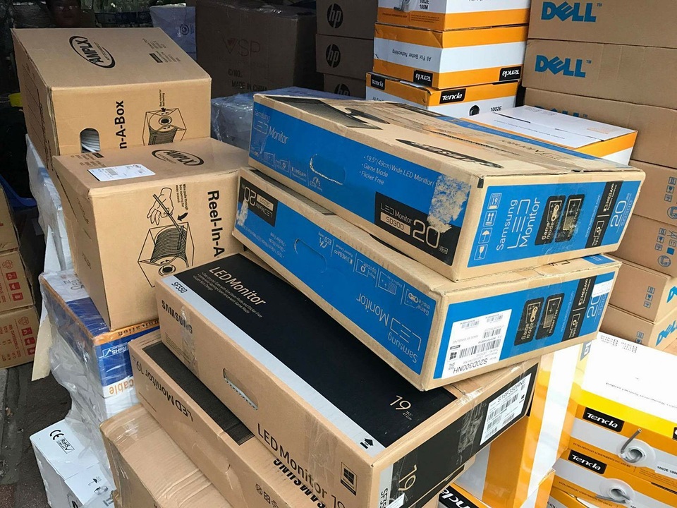 Triệt phá đường dây nhập lậu điện tử cực lớn tại TP.HCM - 5 Triệt phá đường dây nhập lậu điện tử cực lớn tại TP.HCM - 5