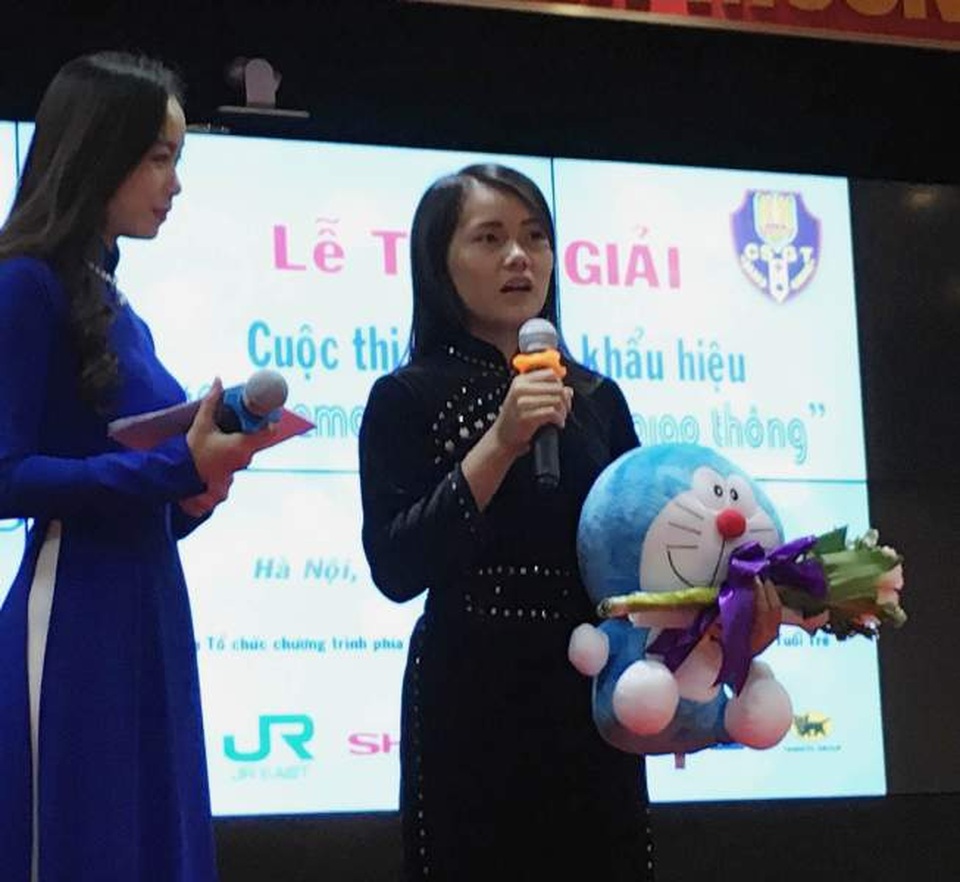 Học sinh dân tộc thiểu số được trao giải xuất sắc về an toàn giao thông - 1 Học sinh Luân Ánh Tuyết được trao giải sáng tác khẩu hiệu về an toàn giao thông xuất sắc nhất