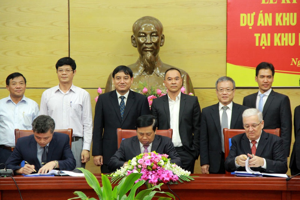 Cienco 4 “bắt tay” doanh nghiệp ngoại đầu tư 1 tỷ USD vào Nghệ An - 1 Số vốn “khủng” lên tới 23.000 tỷ đồng, tương đương 1 tỷ USD đầu tư cho dự án kiểu mẫu vừa được Cienco 4 ký kết