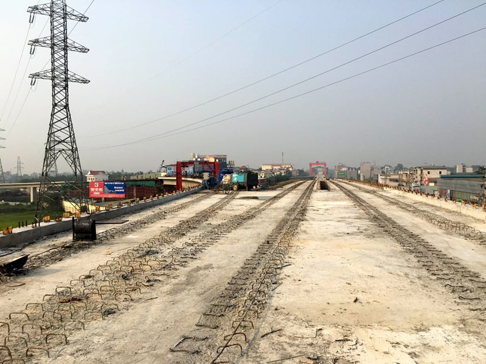 Hợp long toàn tuyến đường sắt trên cao Cát Linh - Hà Đông - 4 Dự án đã đủ vốn và mục tiêu đến hết năm 2016 hoàn thành xây lắp, từ 1/1/207 bắt đầu lắp đặt thiết bị chạy tàu