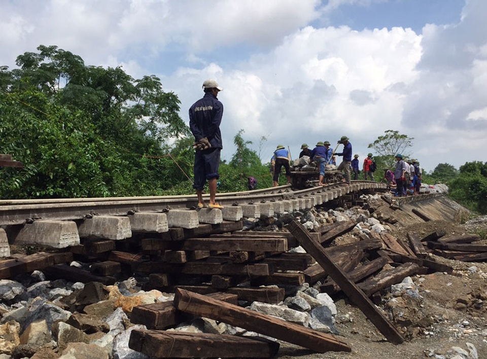 Những điểm sạt lở cuối cùng đang được thi công sửa chữa, dự kiến hoàn thành vào cuối ngày 17/10
