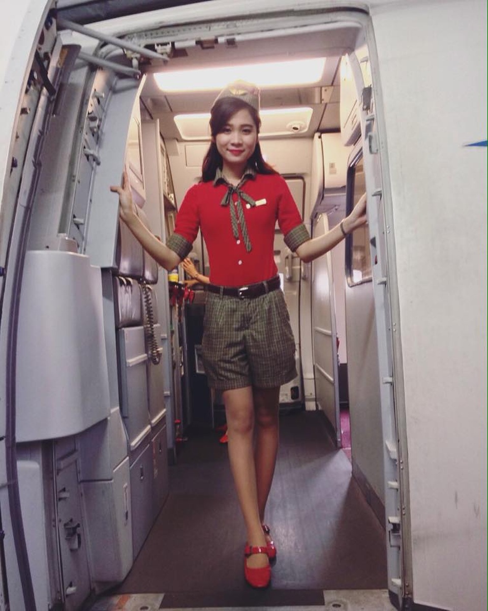 Tiết lộ thú vị về hot girl Hà thành “mê những cánh bay” - 4 Trúng tuyển làm tiếp viên hàng không, Quỳnh Anh say mê với công việc của mình