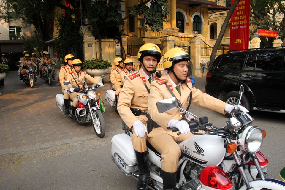 Hà Nội: Nghiêm cấm cảnh sát giao thông truy đuổi người vi phạm - 2 Phòng CSGT Hà Nội nghiêm cấm cán bộ chiến sỹ truy đuổi người vi phạm