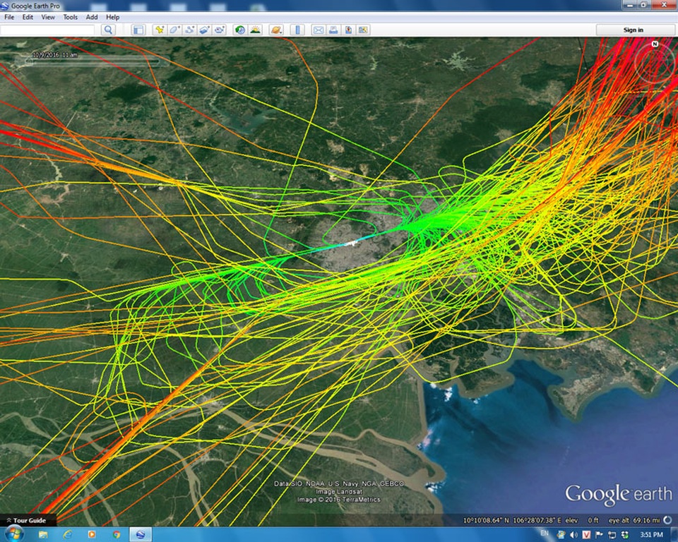 Đường hàng không Việt Nam thuộc top đông đúc nhất thế giới - 4 Bầu trời Tân Sơn Nhất giăng như mạng nhện khi điều hành bay theo phương thức cũ, thời điểm cuối tháng 10 - đầu tháng 11/2016