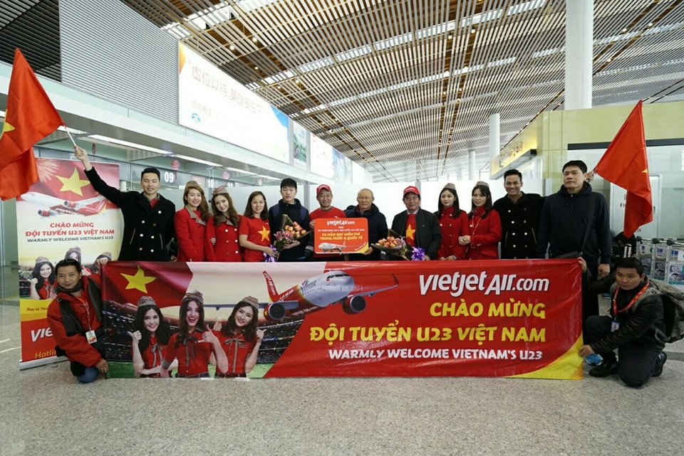 Chuyên cơ chở đội U23 Việt Nam sắp đáp xuống Nội Bài - 1 Chuyên cơ chở đội U23 Việt Nam sắp đáp xuống Nội Bài - 1