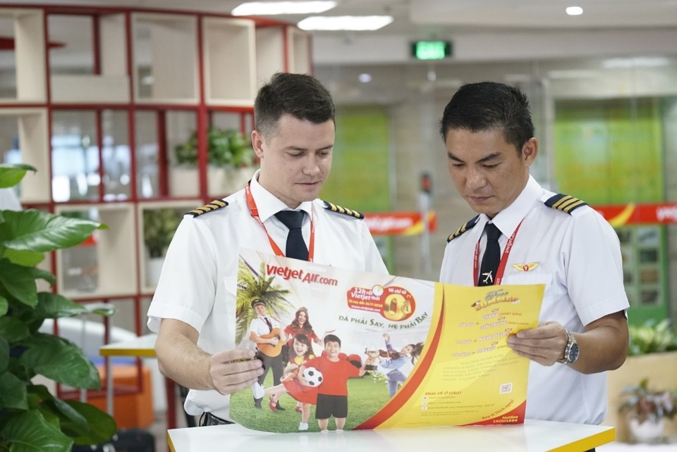 Hành khách hào hứng với lịch thi đấu World Cup 2018 trên máy bay - 10 Hành khách hào hứng với lịch thi đấu World Cup 2018 trên máy bay - 10