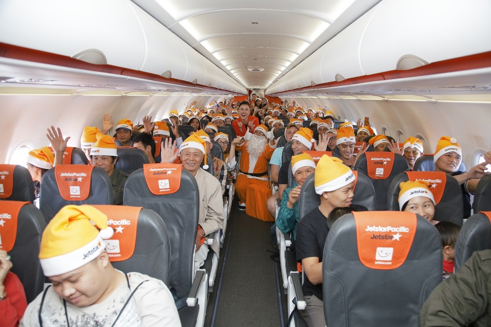 Rộn ràng không khí Noel trên máy bay của Jetstar Pacific - Ảnh 7. Rộn ràng không khí Noel trên máy bay của Jetstar Pacific - Ảnh 7.