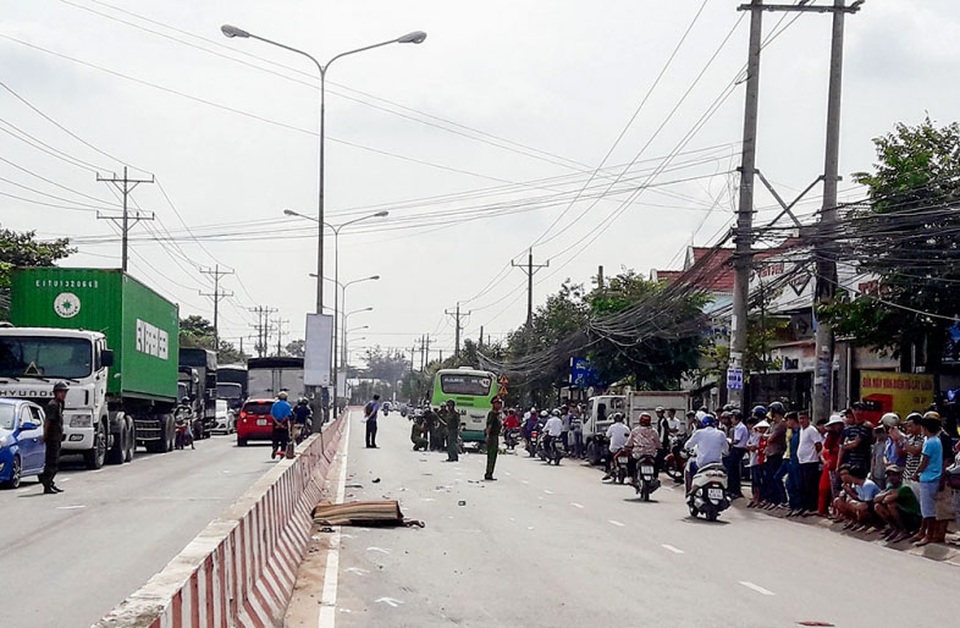 Chiếc xe buýt bị tình nghi đã vượt đèn vàng dẫn đến vụ tai nạn 