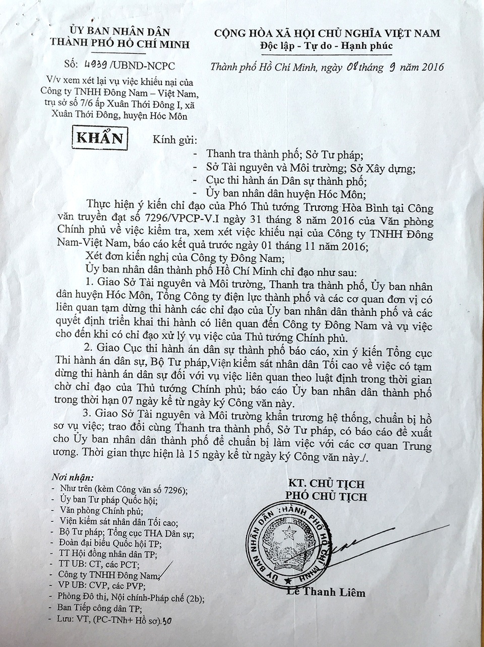 Vụ thi hành án kiểu “kì lạ”: Phớt lờ hàng loạt chỉ đạo, “hành” doanh nghiệp khốn khổ! - 2 Phó Chủ tịch UBND thành phố Lê Thanh Liêm ra văn bản khẩn giao các cơ quan liên quan tạm dừng các quyết định triển khai thi hành án có liên quan Cty TNHH Đông Nam VN