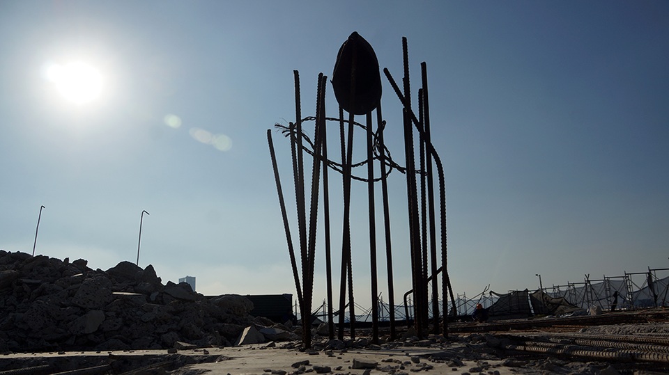 Theo tiến độ chỉ đạo của UBND TP Hà Nội, giai đoạn 1 cắt ngọn tòa 8B Lê Trực sẽ được hoàn thành trước 30/10/2016.