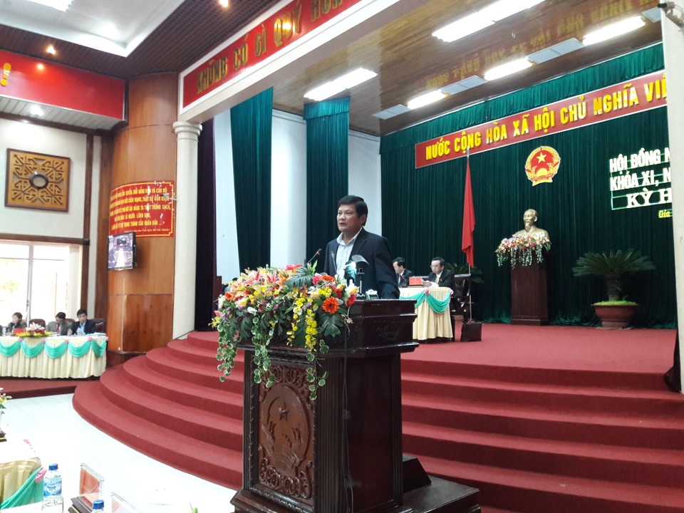 Ông Võ Lũy- Giám đốc thủy điện An Khê- Ka Nak trả lời chất vấn của đại biểu Quốc hội